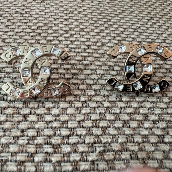 Limited Edition Classic Chanel CC Crystal Embellished Gold Plated Earrings - Picture 1 of 3